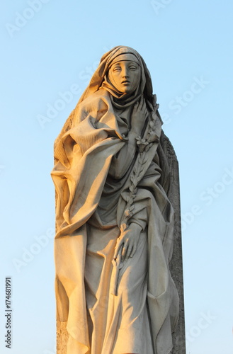 Fotografija Statue of St. Catherine of Siena in Rome, Italy