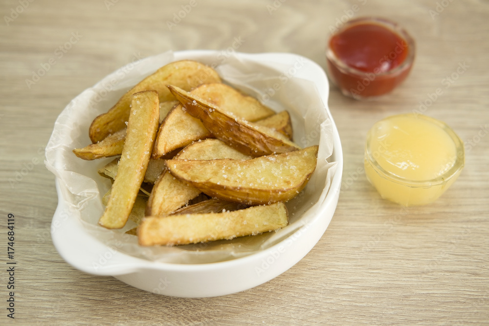WHITE BOWL FRENCH FRIES
Deep fried french fries served on a white bowl with tomato sauce and mayonnaise. WHITE BOWL FRENCH FRIES
Deep fried french fries served on a white bowl with tomato sauce and mayonnaise.