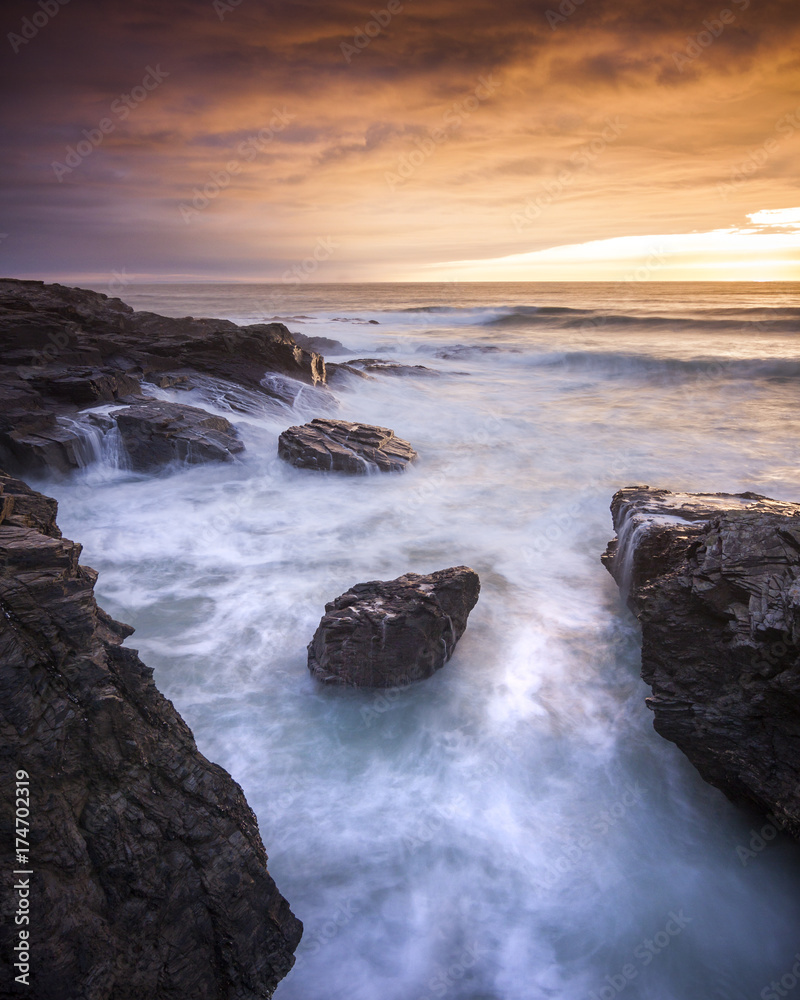 Obraz premium Sunset Near Constantine Bay, Cornwall