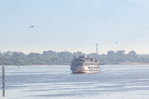 The motor ship is coming to Nizhny Novgorod