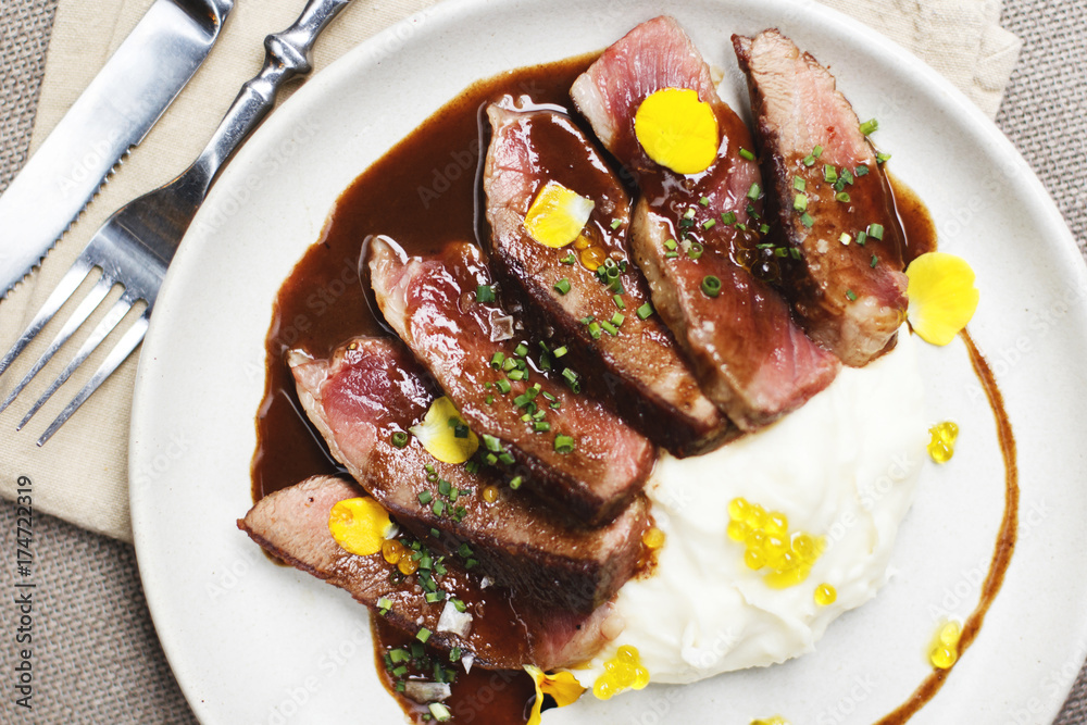 © Luana - Meat tataki