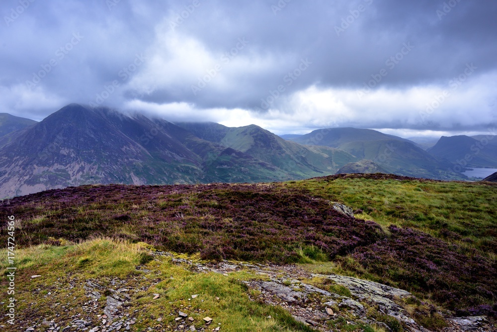 Fototapeta premium Grasmoor in clouds from Melbreak