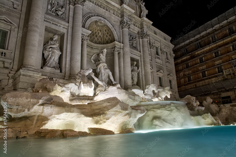 Φωτογραφία Rome, Italy Fontana de Trevi Famous Landmark Fountain Architecture Statues Close
