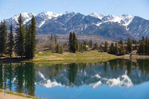 Fototapeta Naklejka Na Ścianę i Meble -  Mountains Over Lake