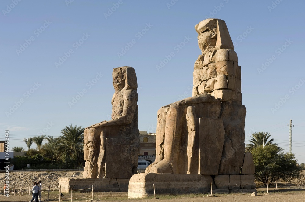 Colossi of Memnon, guard figures, Thebes West, Luxor, Egypt, Africa