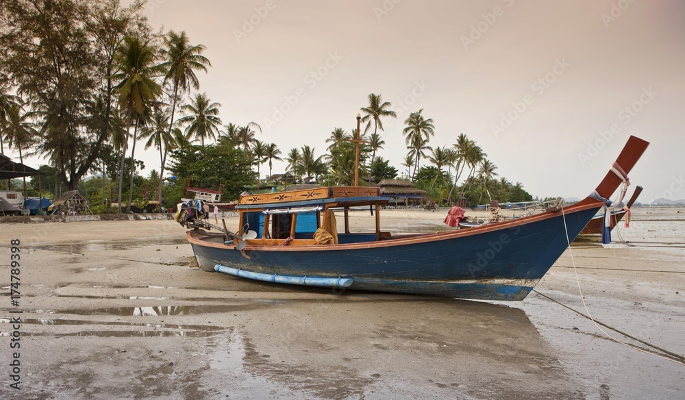 Fishing boats at low tide in the evening, approaching thunderstorm, Rawai, Phuket, Thailand, Asia