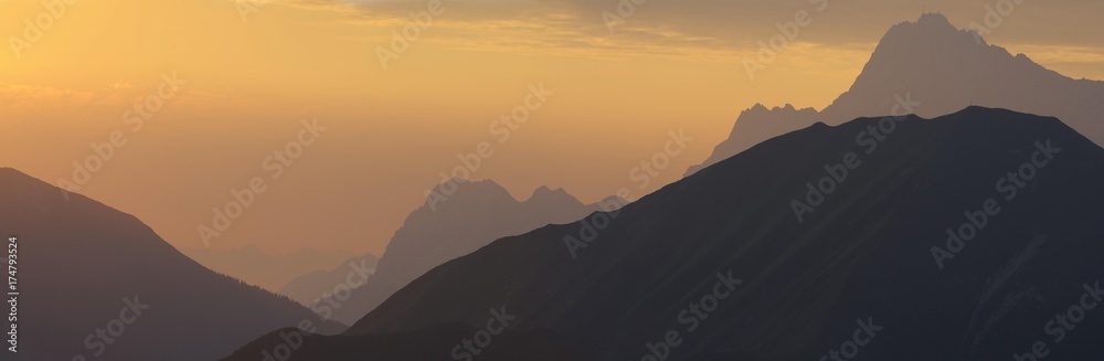 Mountain peaks in the morning light, Berwang, Ausserfern, North Tyrol, Austria, Europe