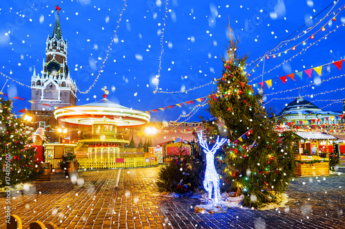 Obraz na płótnie Christmas in Moscow. Festive decoration of Red Square in Moscow w salonie
