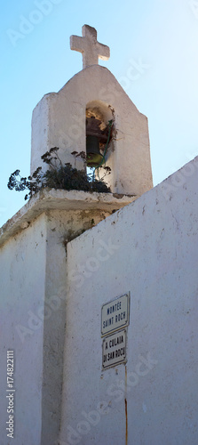 Bonifacio, Corsica, 05/09/2017: la Chapelle Saint-Roch (cappella di San Rocco), costruita nel luogo dove è morta l'ultima vittima dell'epidemia di peste del 1528 photo