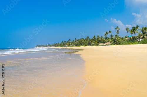 Tropical beach in Sri Lanka © Val Shevchenko