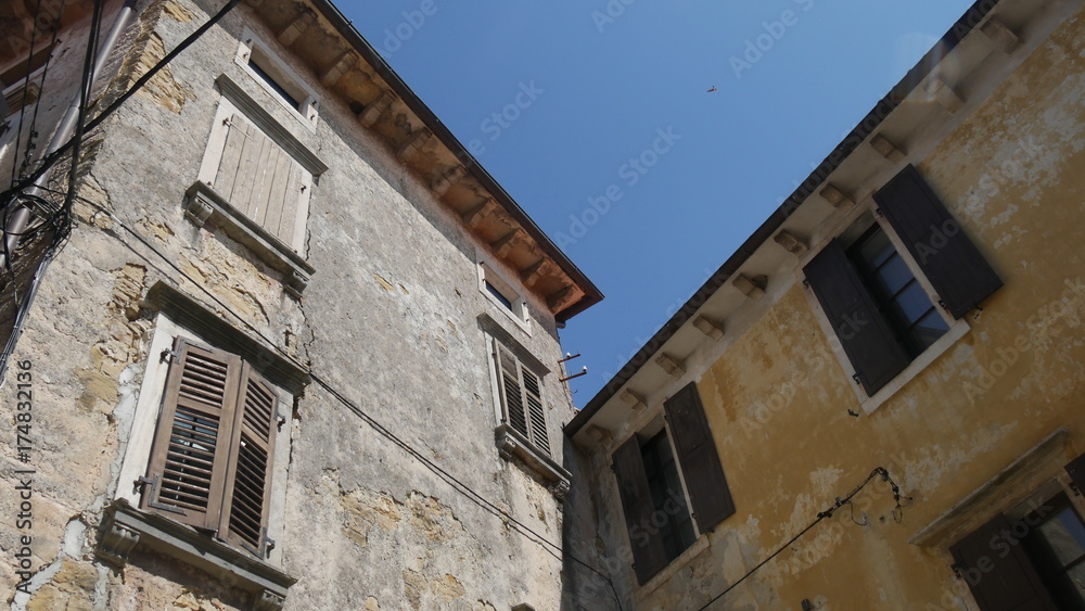 Grisignana in Croazia, borgo antico e vicoli Grisignana in Croazia, borgo antico e vicoli