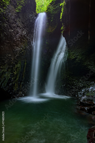 Fototapeta Naklejka Na Ścianę i Meble -  Waterfall on bali
