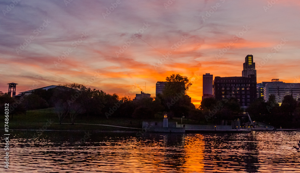 Fototapeta premium Omaha's downtown sunset