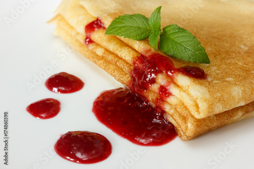 Pancakes & Jam with mint