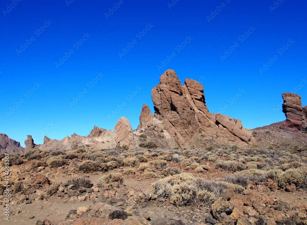 Fototapeta premium mountains and large rock formations in teide national park tenerife