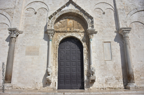Puglia  Bari  facciata della Basilica di San Nicola
