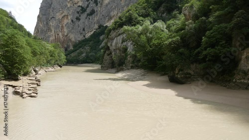 Acque di Fiume torbido photo