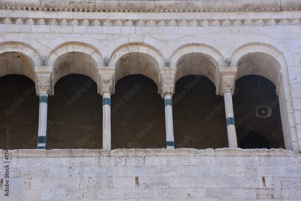 Puglia, Bari, facciata laterale della Basilica di San Nicola