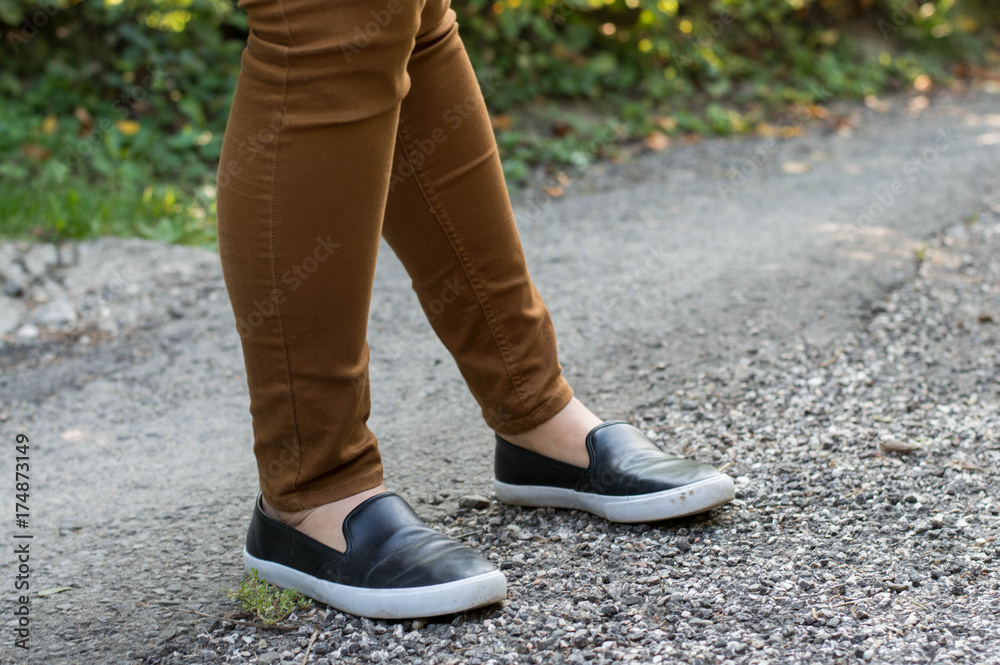 Foot stand on the ground - casual outfit Foot stand on the ground - casual outfit
