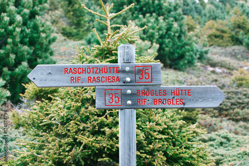 Obraz na płótnie Information board for Val Gardena hikes and mountain excursions on the Dolomites w salonie
