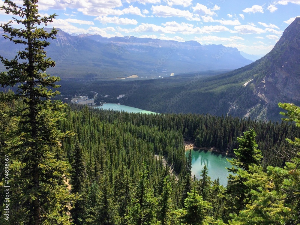 Obraz premium Views hiking around Lake Louise, Lakeview trail, Plain of six glaciers, Lake Agnes, Mirror Lake, Little and Big Beehive, Banff National Park, Canada, Alberta with great background landscapes
