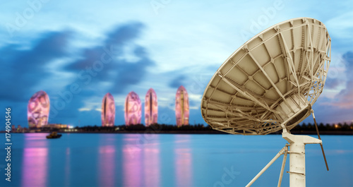 Seaside satellite antenna