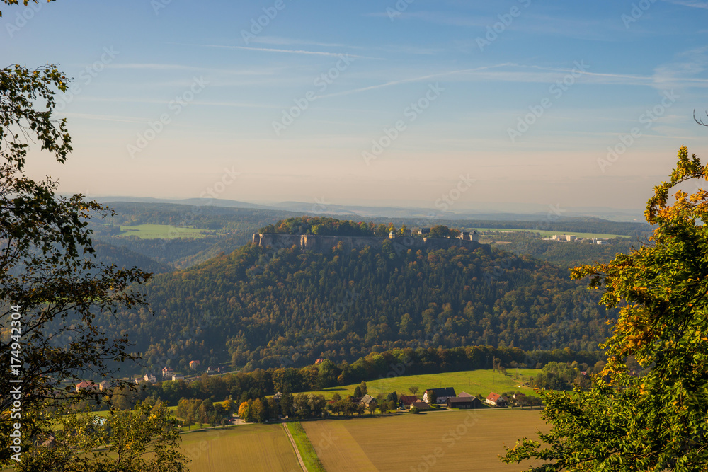 Naklejka premium sächsische schweiz deutschland dresden bad schandau wandern panorama landschaft berge