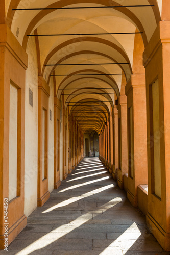 фотографія Bologna Portici Archway to San Luca