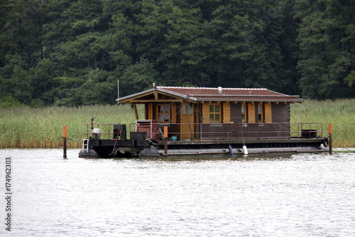 Bild auf Leinwand Hausboot
