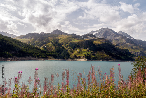 lac de montagne photo