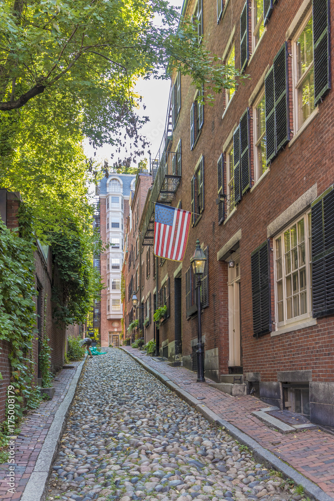 Premium Photo  Road at beacon hill neighborhood, downtown boston in ma,  usa.