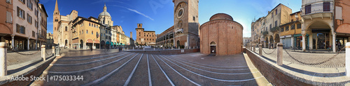 Mantova  piazza delle Erbe a 360  