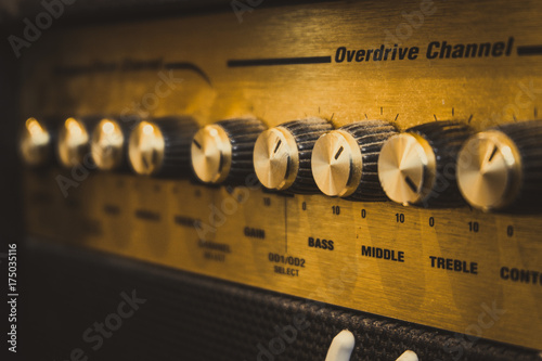 Selective focus guitar amplifier. Vintage filter.