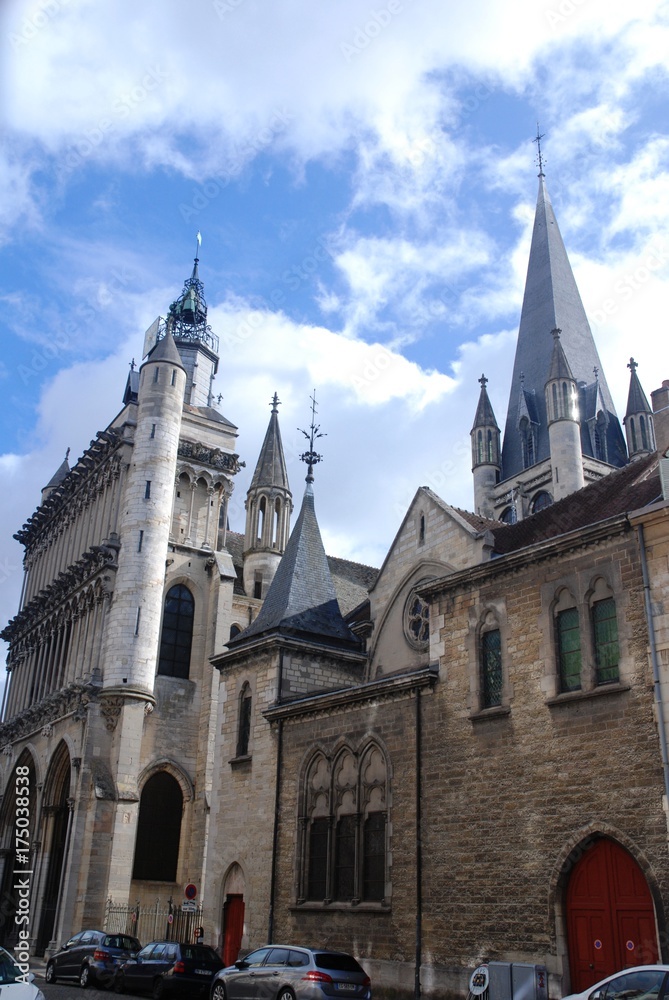Dijon : église de Notre-Dame et Crypte des Ducs de Bourgogne