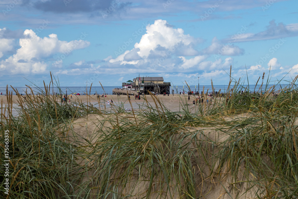 Pfahlbauten in St. Peter- Ording Pfahlbauten in St. Peter- Ording
