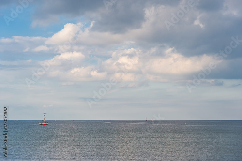 Blick vom Strand in Travemünde auf die Ostsee