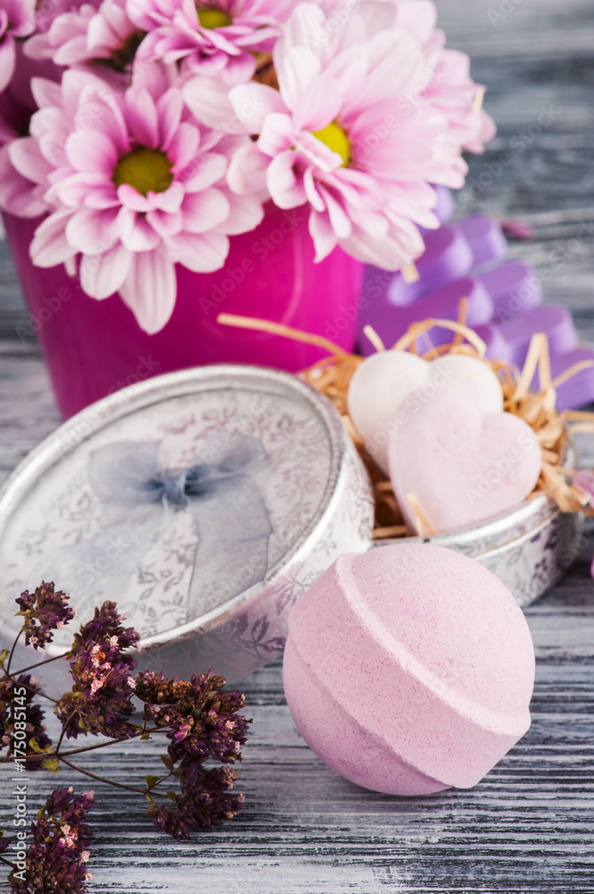 SPA composition with pink bath bombs, daisy flowers SPA composition with pink bath bombs, daisy flowers