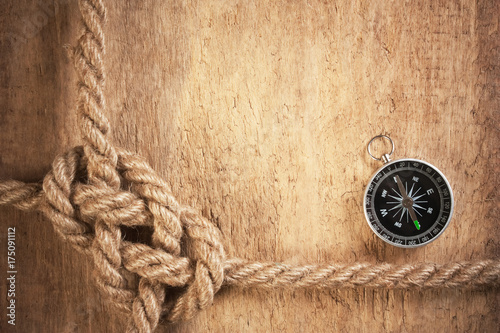 compass and rope knot photo