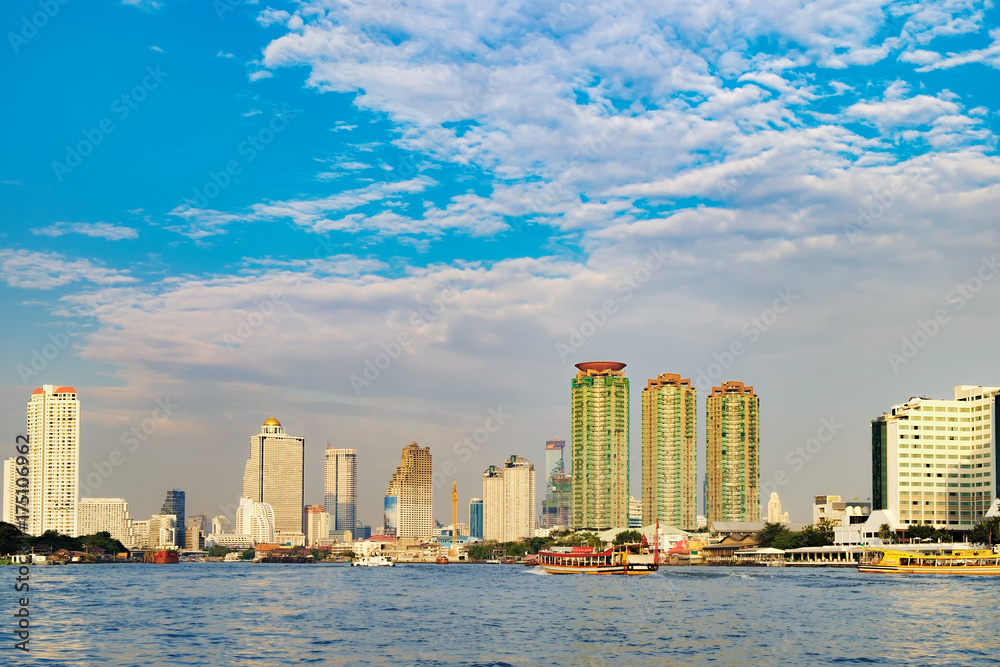 Oriental Pier is the first pier of Chao Phraya Express Boat, popular boat travel and tourist attractions on both sides of the river. CAT Tower is in the background