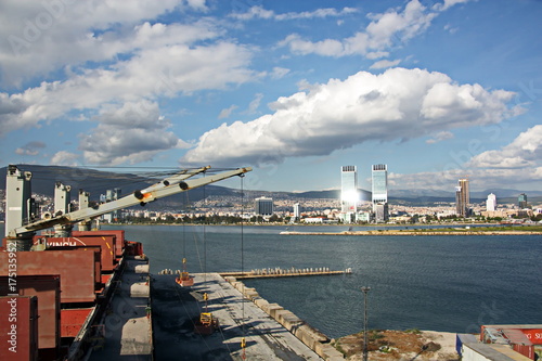 Средиземное море, порты Iskenderun & Izmir, Turkey, виды акватории ,причалов и грузового комплекса 
