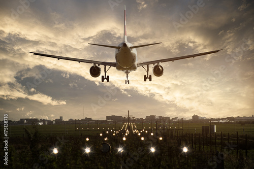 Flugzeug im Landeanflug