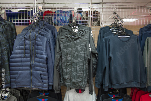 Warm men's jackets © Renovacio