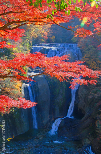 秋の袋田の滝（茨城県大子町）