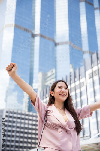 Young asian businesswoman outdoors Free Download Young asian businesswoman outdoors - GFXLoad