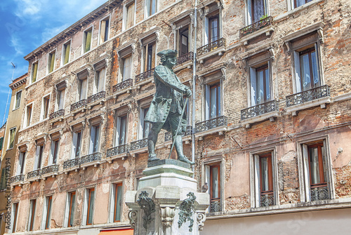 Statue of Carlo Goldoni © russieseo