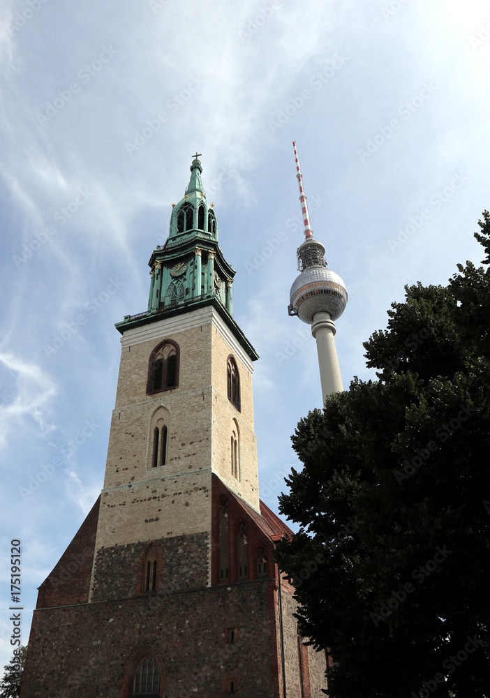 St. Marien Kirche und Fernsehturm