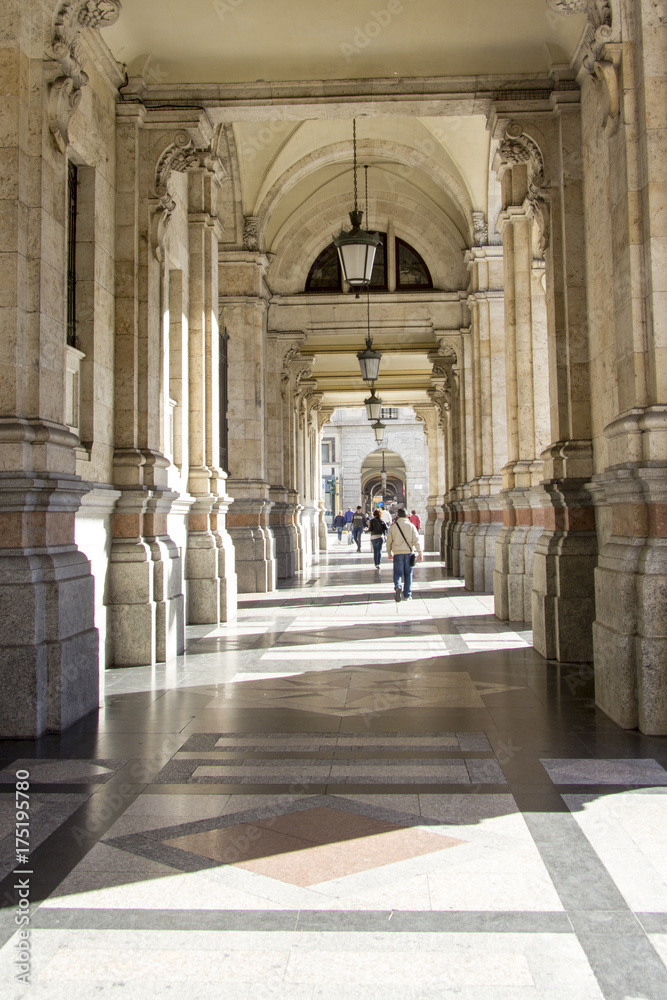 Cagliari: portici di Via Roma - Sardegna