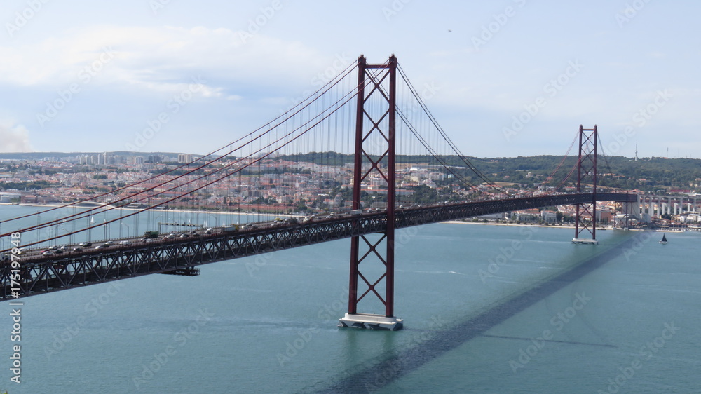 Fototapeta premium Pont de Lisbonne