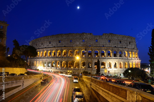 Colloseum Rom zur blauen Stunde - Langzeitbelichtung