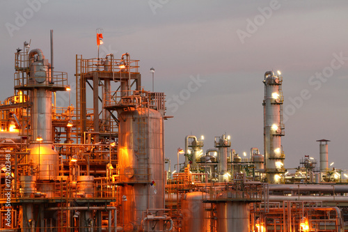Glow light of petrochemical industry on sunset1